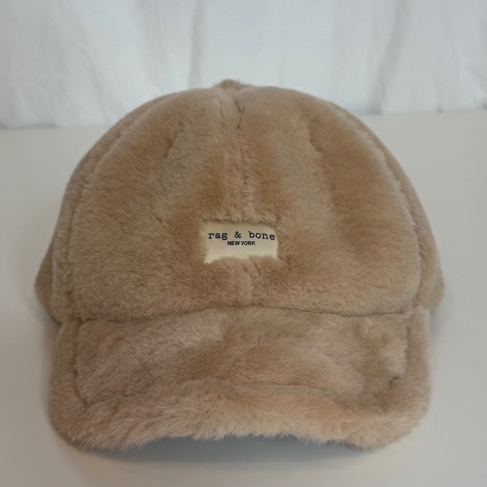 rag & bone Addison Baseball Cap Fluffy in Beige